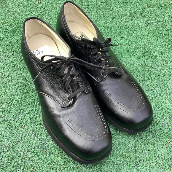 The Extra Depth Shoe Black leathered Loafers Size 8.5 - Picture 10 of 14